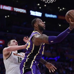 五星体育直播-NBA季后赛首轮，詹姆斯30+三双湖人加时力克太阳
