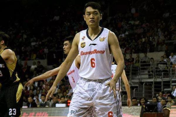  尼斯功勋门将退役转任青年队教练  